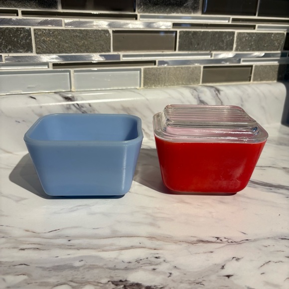 Vintage Pyrex Delphite Blue Fridge Primary Red Fridgie - Picture 7 of 16